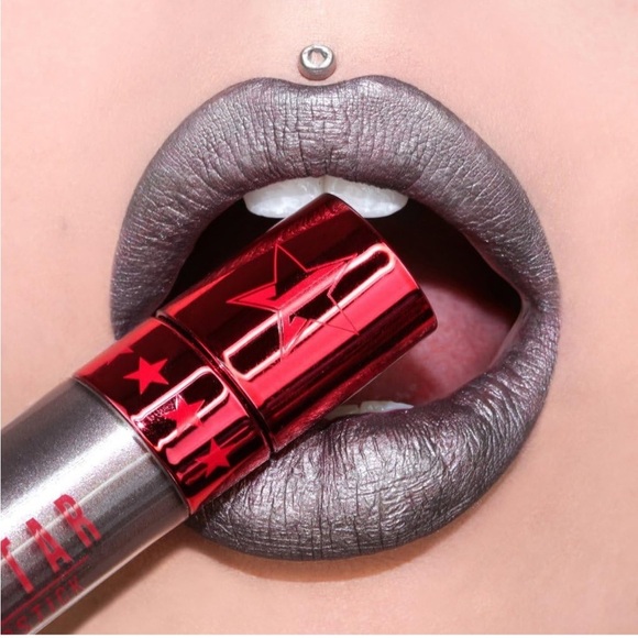 Jeffree Star Restraints Velour Liquid Lipstick - Picture 1 of 2